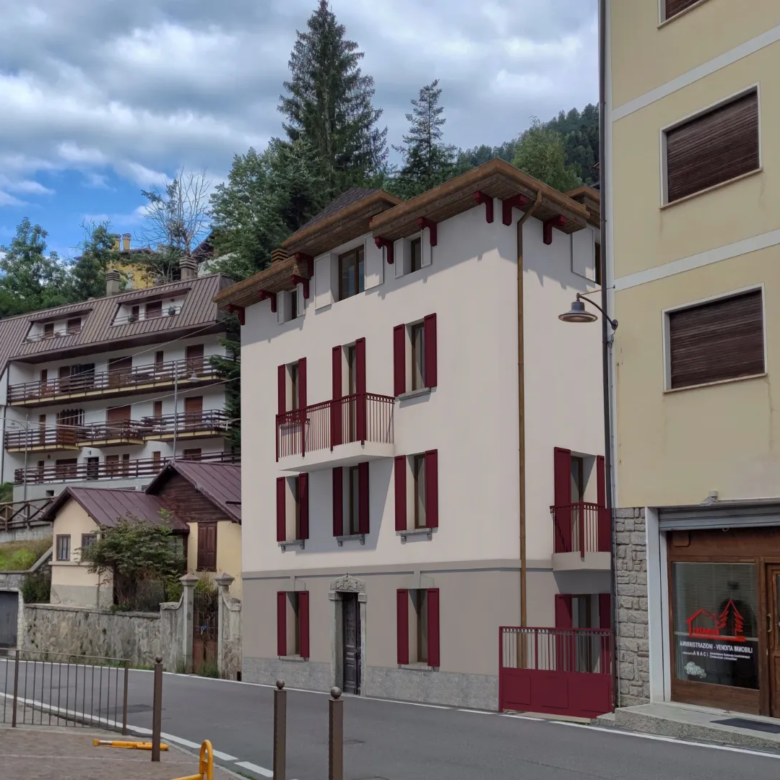 Glam Flat with Terrace & Balcony in Ponte di Legno
