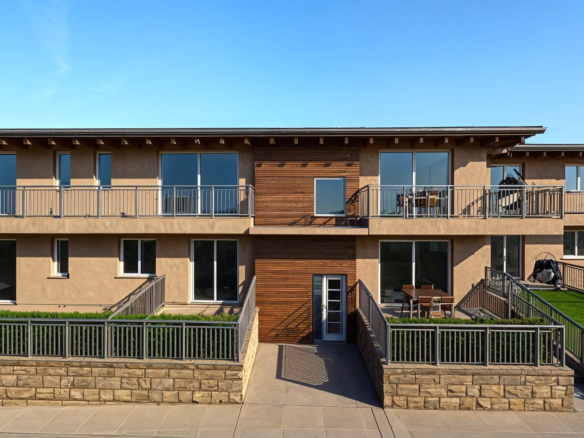 Lake Iseo Living Reimagined: 3-Bedroom Apartment